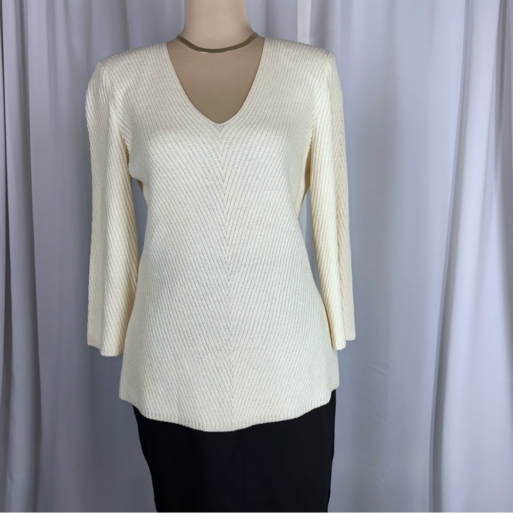 St John Santana Knit‎ Top Sz M? 3/4 Sleeve V Neck Cream Ivory Quiet Luxury READ